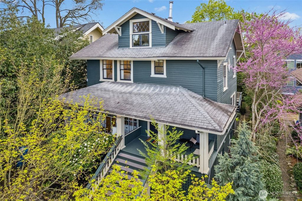 Photo of 2339 Federal Avenue E, Seattle, WA 98102 (MLS # 2363373)