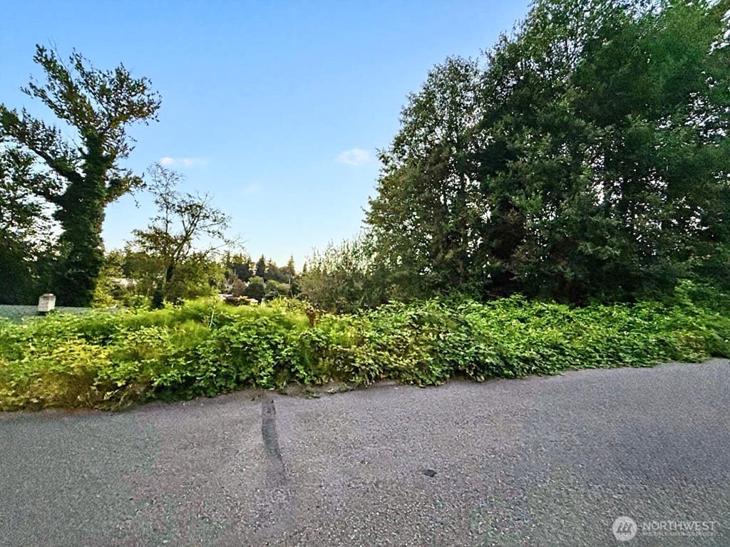 Photo of 206 XX 13th Avenue S, SeaTac, WA 98198 (MLS # 2561389)