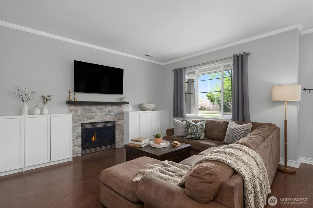 Photo of 5800 Balustrade Boulevard SE, Lacey, WA 98513 (MLS # 2517464)