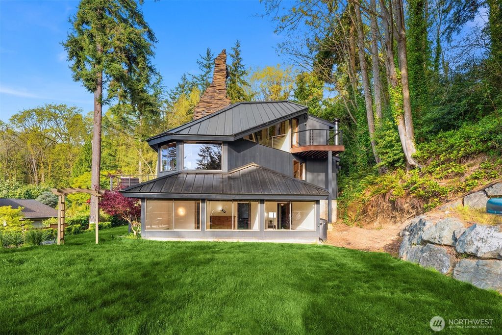 Photo of 13201 42nd Avenue NE, Seattle, WA 98125 (MLS # 2401958)