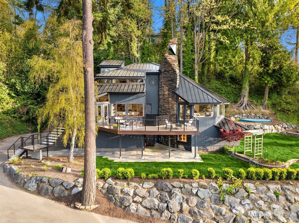 Photo of 13201 42nd Avenue NE, Seattle, WA 98125 (MLS # 2401958)