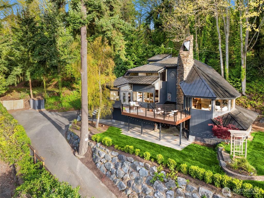 Photo of 13201 42nd Avenue NE, Seattle, WA 98125 (MLS # 2401958)