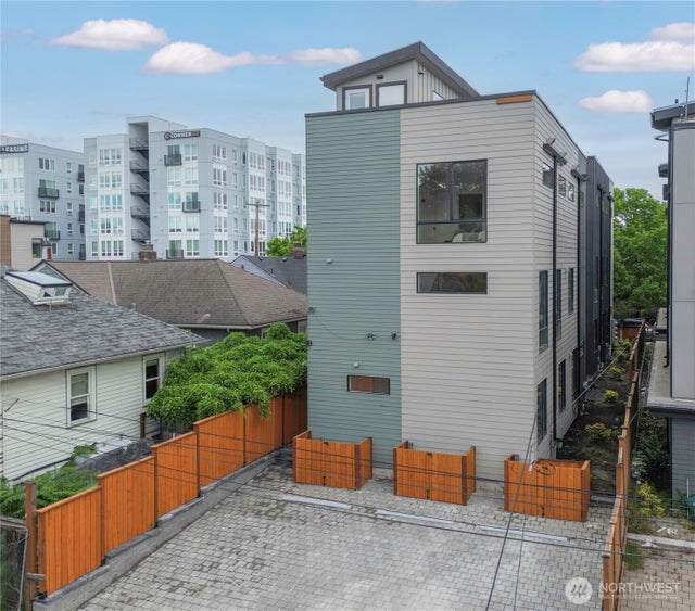 6223 9th Avenue NE, Seattle