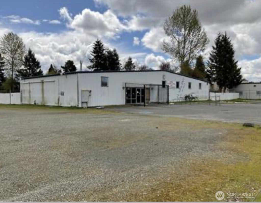 Photo of 926 Auburn Way N, Auburn, WA 98002 (MLS # 2479576)