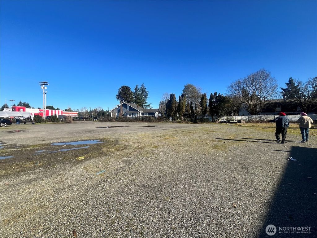 Photo of 926 Auburn Way N, Auburn, WA 98002 (MLS # 2479576)