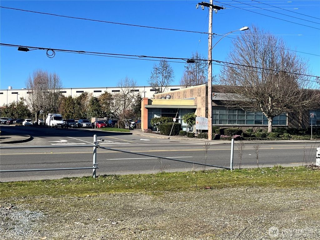 Photo of 926 Auburn Way N, Auburn, WA 98002 (MLS # 2479576)