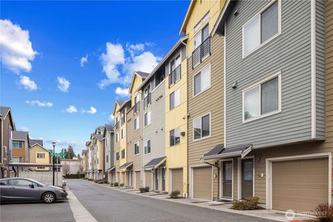 Photo of 1450 157th Court NE, Bellevue, WA 98008 (MLS # 2487638)