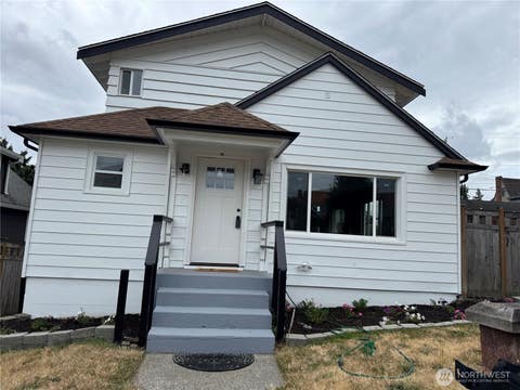 Photo of 1231 4th Street, Bremerton, WA 98337 (MLS # 2534682)