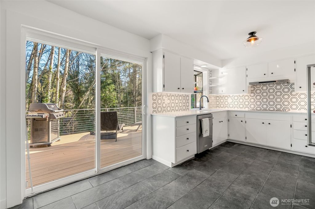 Photo of 19905 Maplewood Drive, Edmonds, WA 98026 (MLS # 2358961)