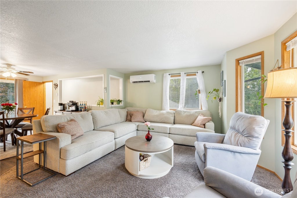Photo of 120 Apple Lane, Kelso, WA 98626 (MLS # 2585820)
