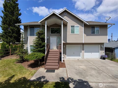 Photo of 1709 Silver Lake Road, Everett, WA 98208 (MLS # 2558953)