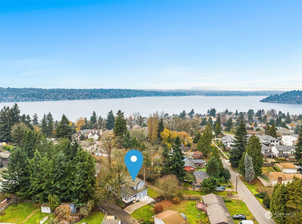 Photo of 2707 Meadow Place N, Renton, WA 98056 (MLS # 2183108)