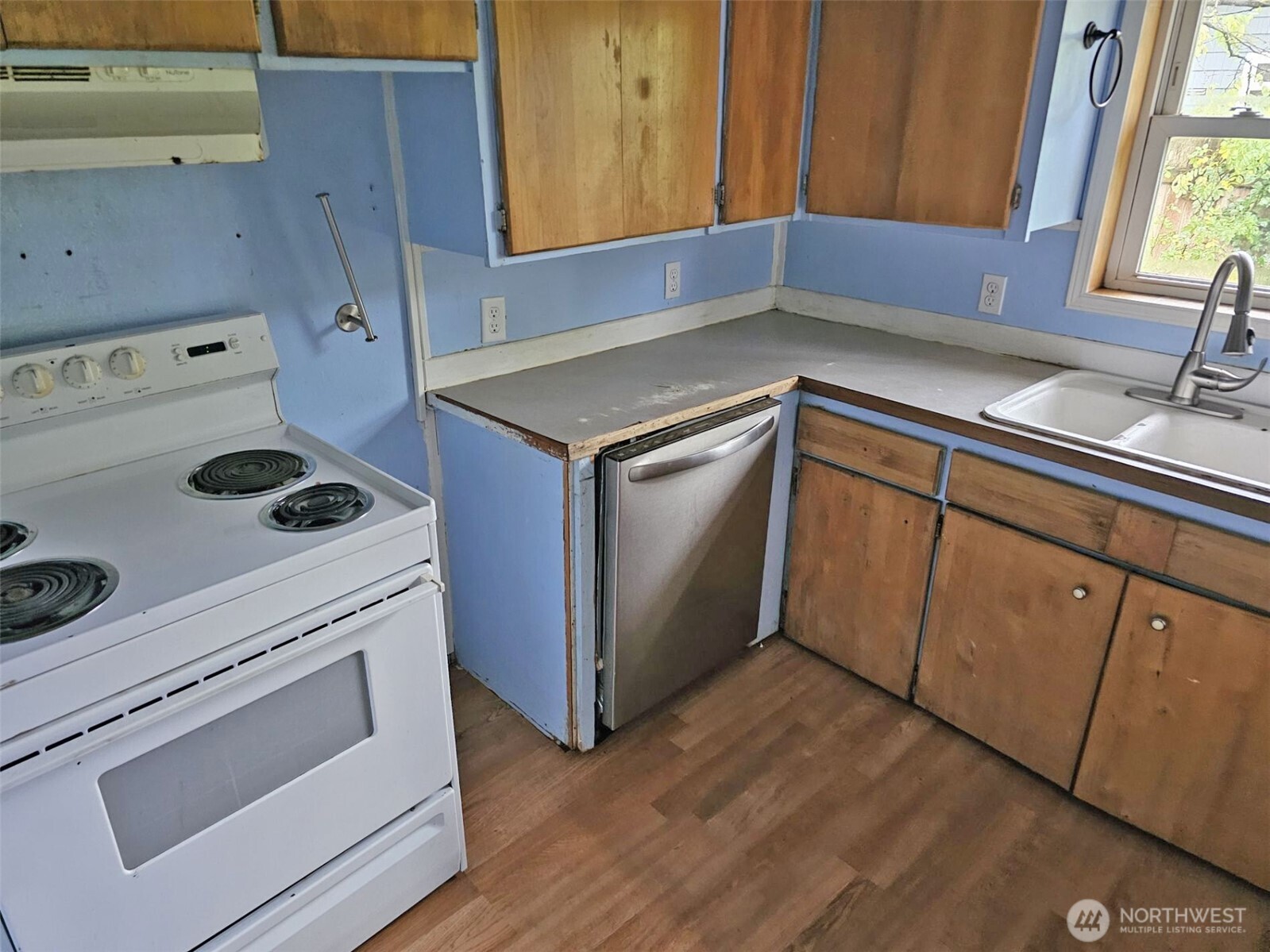 18333 Albany Street SW