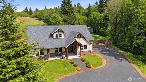 Photo of 30 Forest Heights Hts, Cathlamet, WA 98612 (MLS # 2529017)