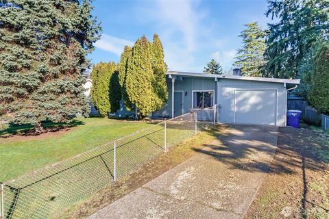 Photo of 30212 10th Avenue S, Federal Way, WA 98003 (MLS # 2478729)