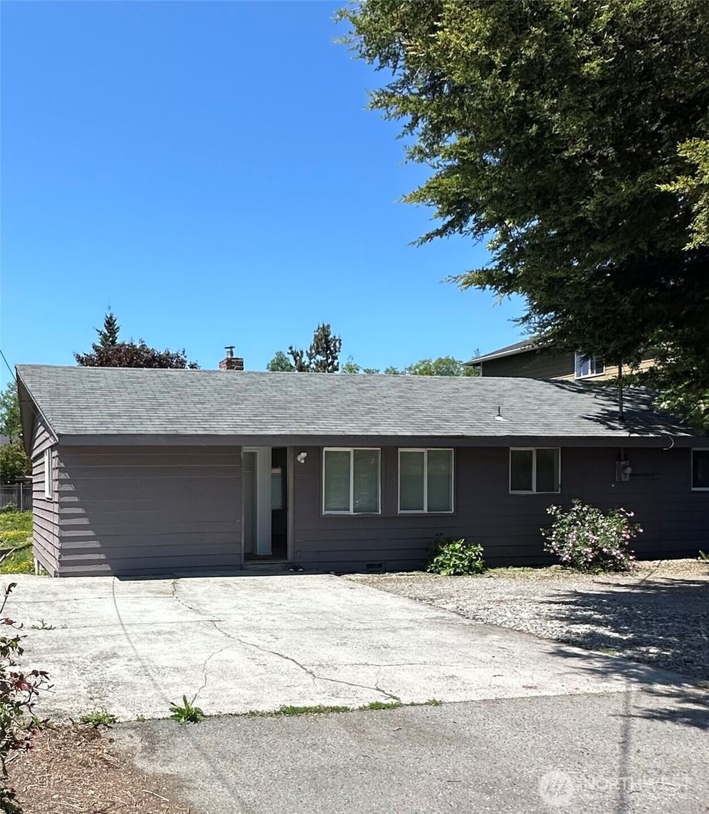 Photo of 11918 4th Avenue W, Everett, WA 98204 (MLS # 2402788)