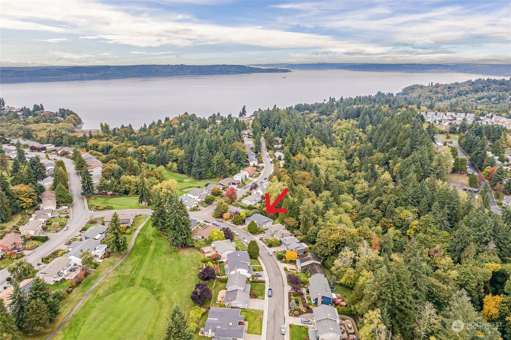 Photo of 31512 36TH Avenue SW, Federal Way, WA 98023 (MLS # 2207468)