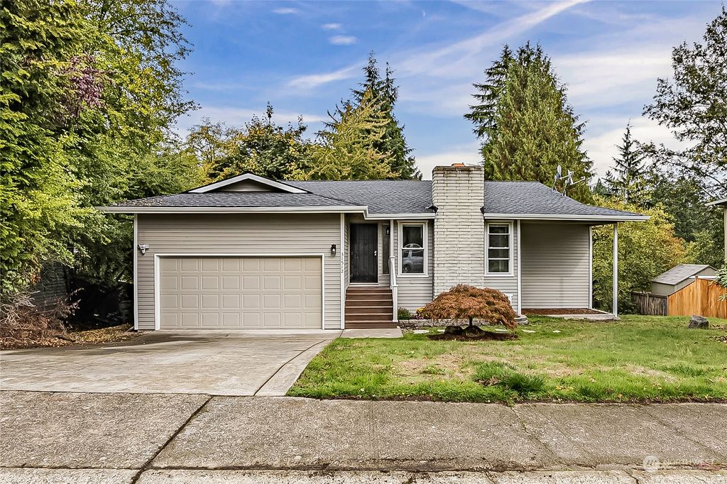 Photo of 31512 36TH Avenue SW, Federal Way, WA 98023 (MLS # 2207468)