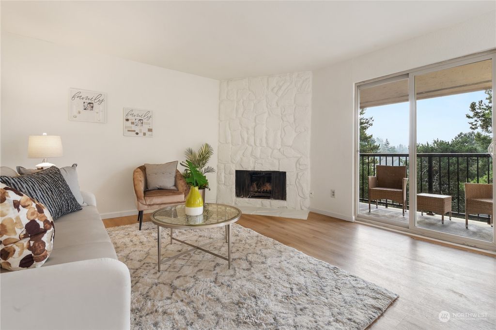 Photo of 14510 124th Avenue NE #F 101, Kirkland, WA 98034 (MLS # 2320232)