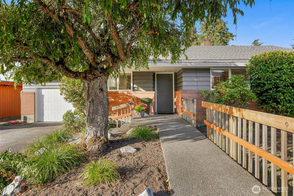 Photo of 3916 SW 100th Street, Seattle, WA 98146 (MLS # 2443291)