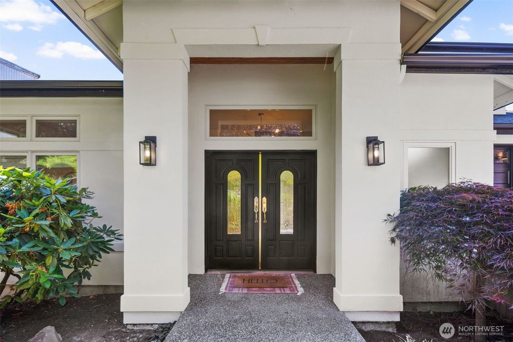Photo of 15825 71st Avenue NE, Kenmore, WA 98028 (MLS # 2388851)