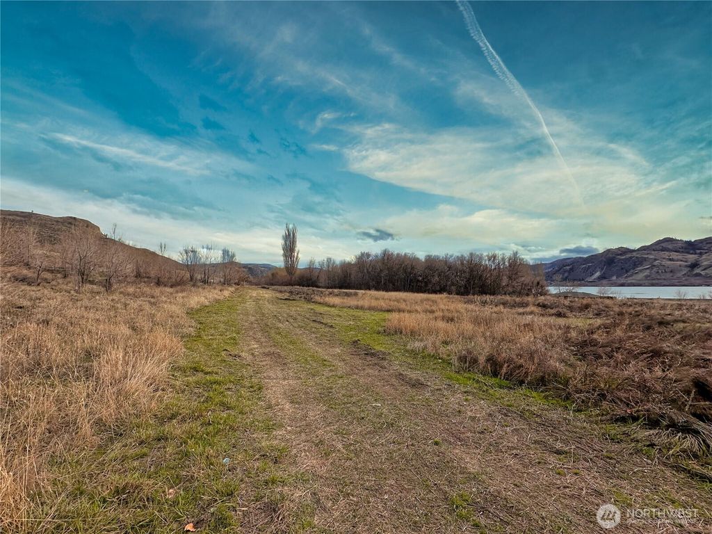 Photo of 407 tbd TBD Eastlake Road, Oroville, WA 98844 (MLS # 2490950)