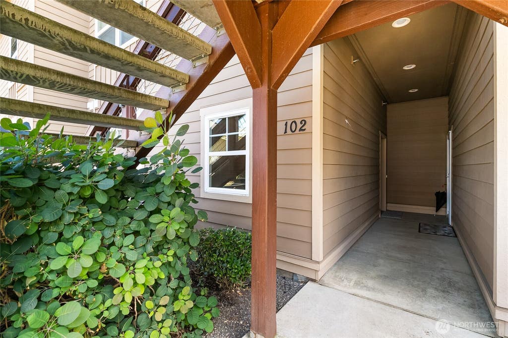 Photo of 300 Homestead Blvd BLVD #102, Lynden, WA 98264 (MLS # 2567215)