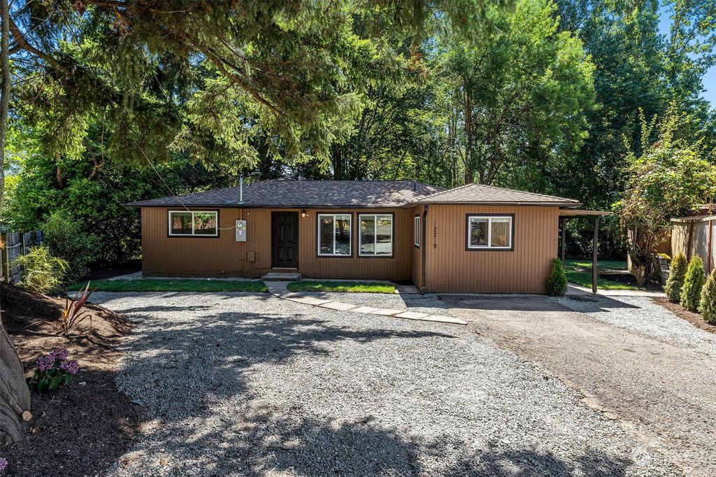 Photo of 12219 SE 161st Place, Renton, WA 98058 (MLS # 2261925)