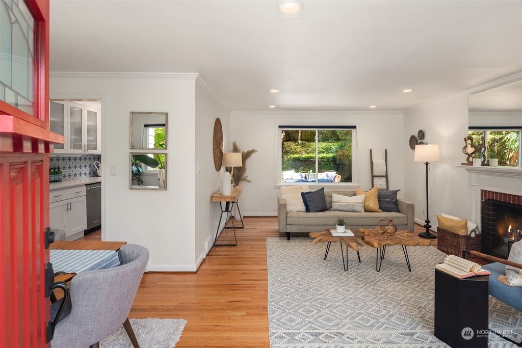 Photo of 8012 36th Avenue NE, Seattle, WA 98115 (MLS # 2158598)