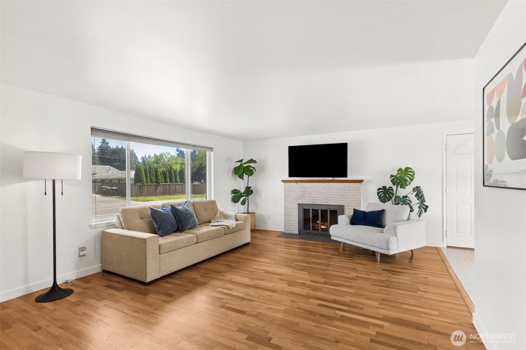 Photo of 17035 128th Avenue SE, Renton, WA 98058 (MLS # 2523099)