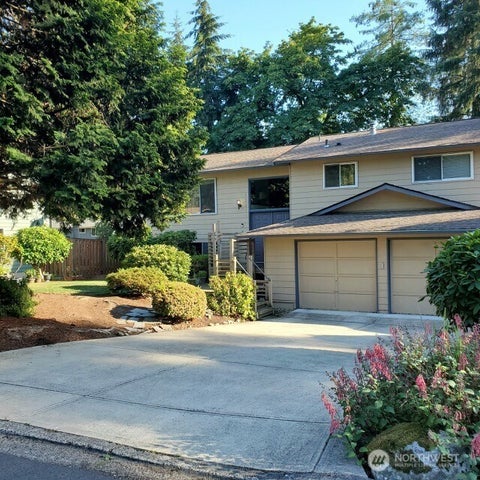 Photo of 12811 SE 186th Place, Renton, WA 98058 (MLS # 2545027)