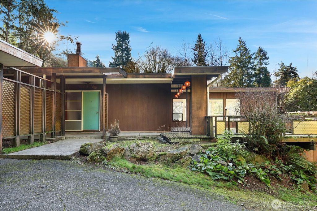 Photo of 16206 Maplewild Avenue SW, Burien, WA 98166 (MLS # 2426610)