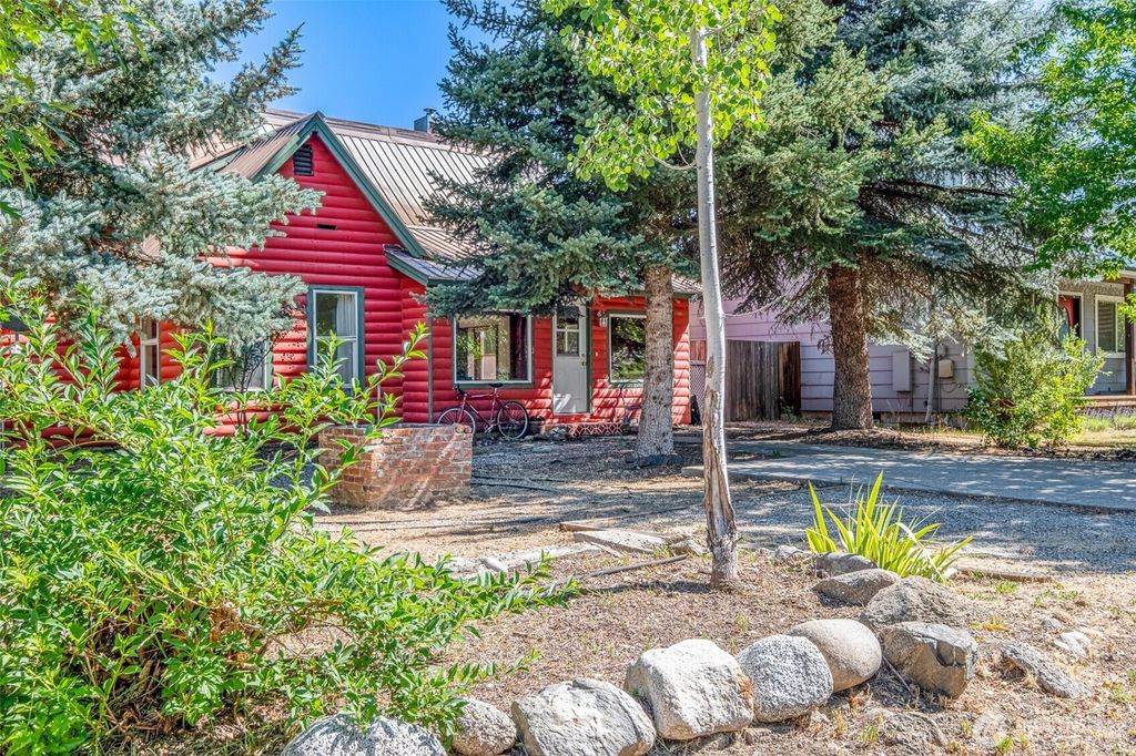 Photo of 210 Prospect St ST, Leavenworth, WA 98826 (MLS # 2550239)