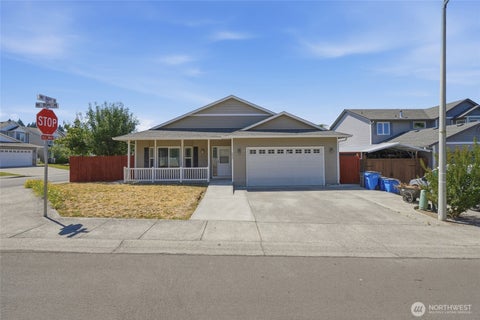 Photo of 8600 NE 90th Place, Vancouver, WA 98662 (MLS # 2558009)