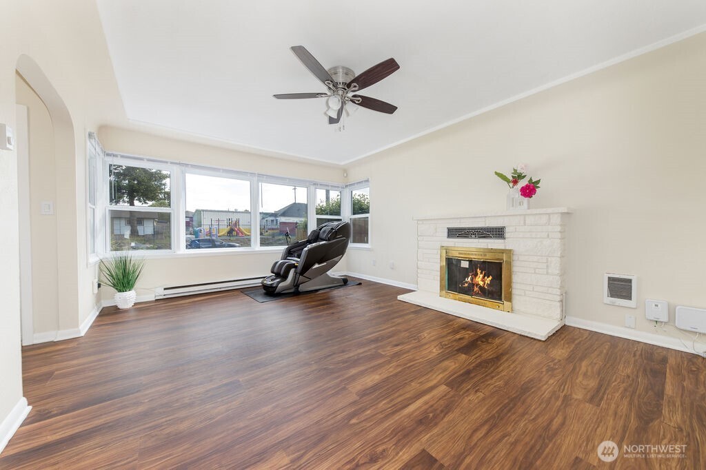 811 E 60th Street