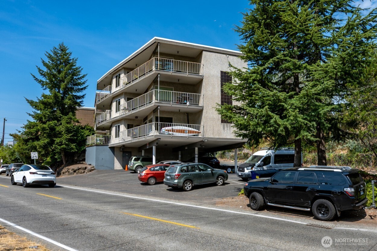 401 NE 40th Street