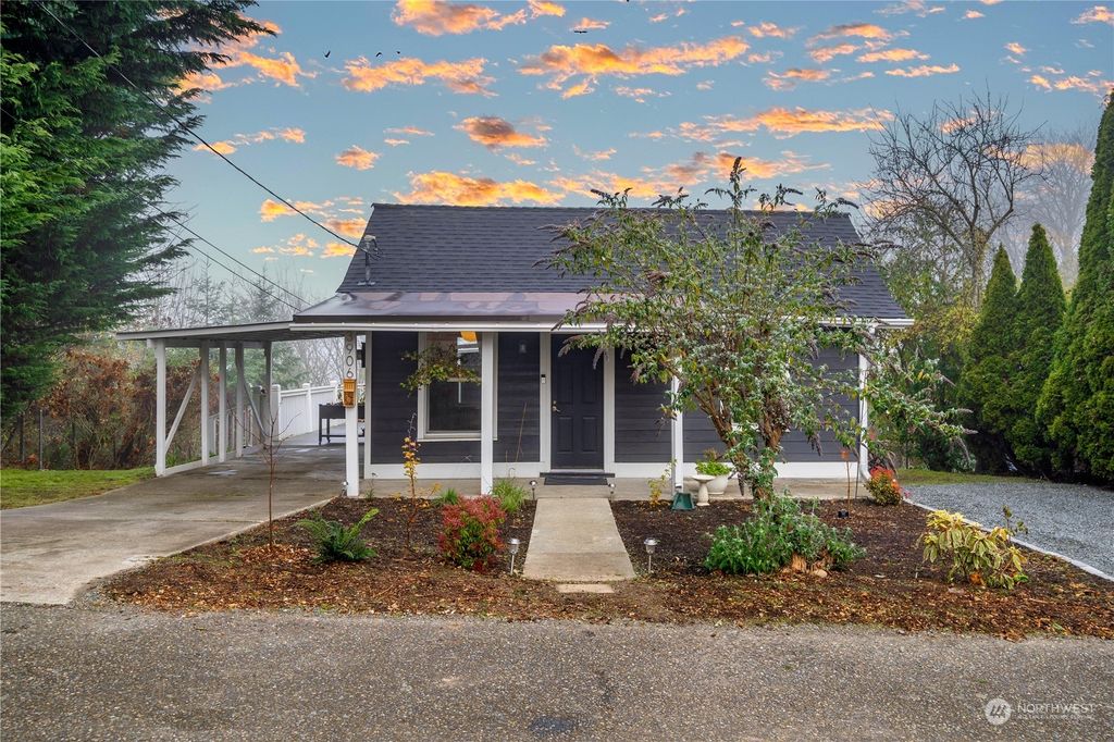 Photo of 3906 S 113th Street, Tukwila, WA 98168 (MLS # 2183029)