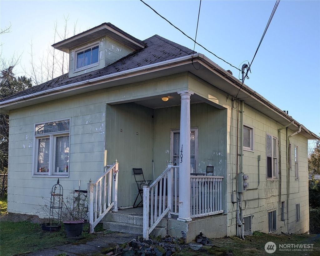 Photo of 1403 31st Avenue, Seattle, WA 98122 (MLS # 2475004)