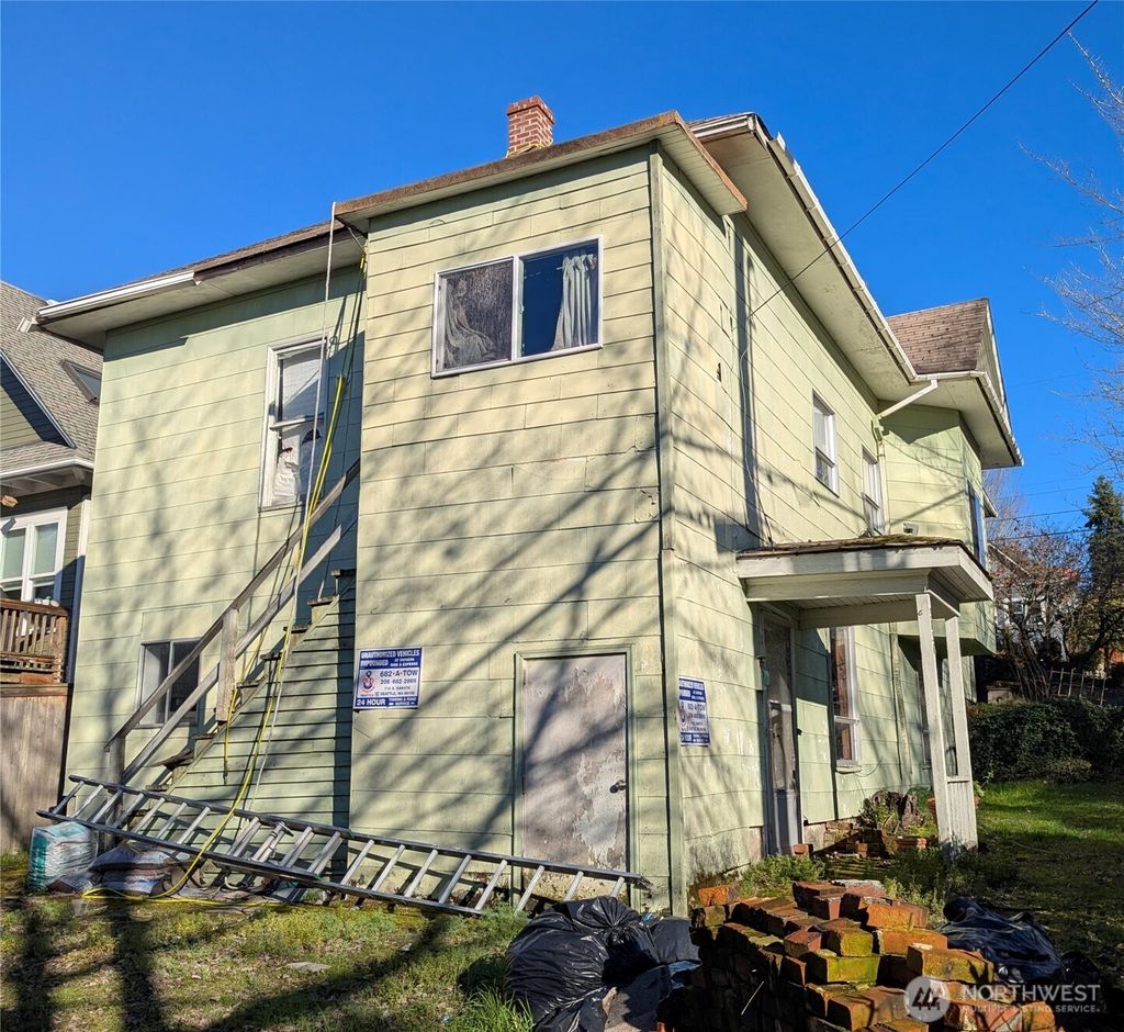 Photo of 1403 31st Avenue, Seattle, WA 98122 (MLS # 2475004)