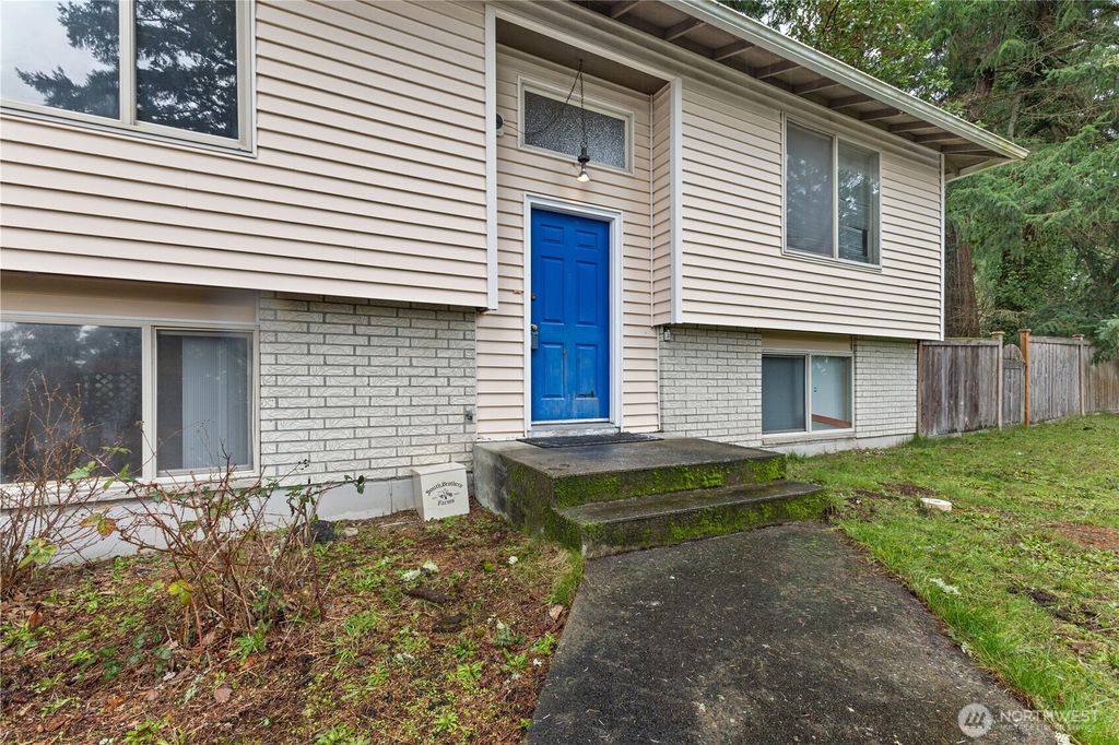 Photo of 28 Madrona Place, Dupont, WA 98327 (MLS # 2474621)