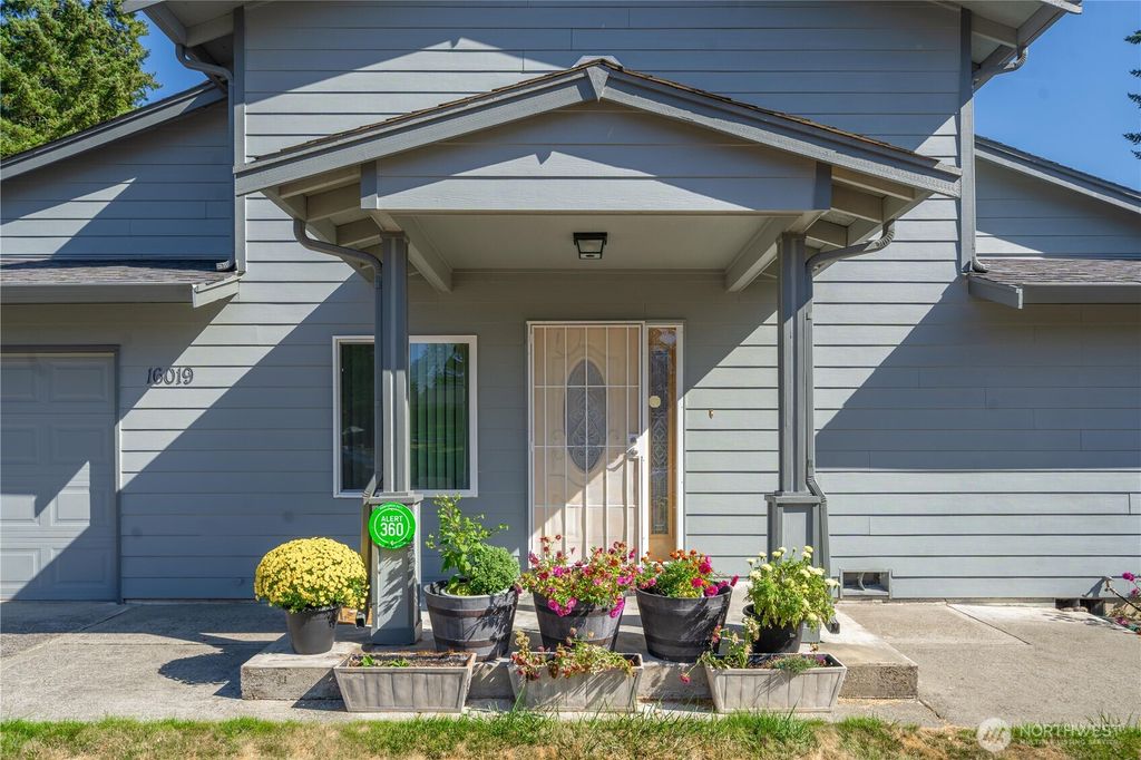 Photo of 16019 7th Avenue Ct E, Tacoma, WA 98445 (MLS # 2488627)