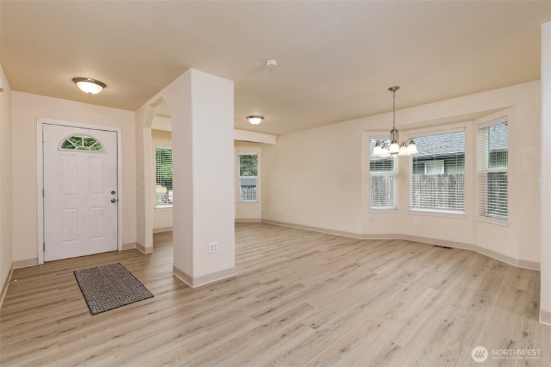 30 E Larch Place
