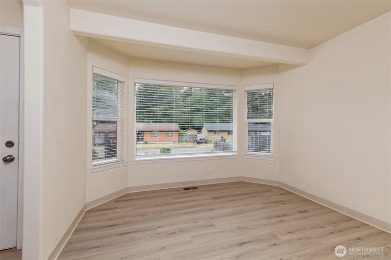 30 E Larch Place