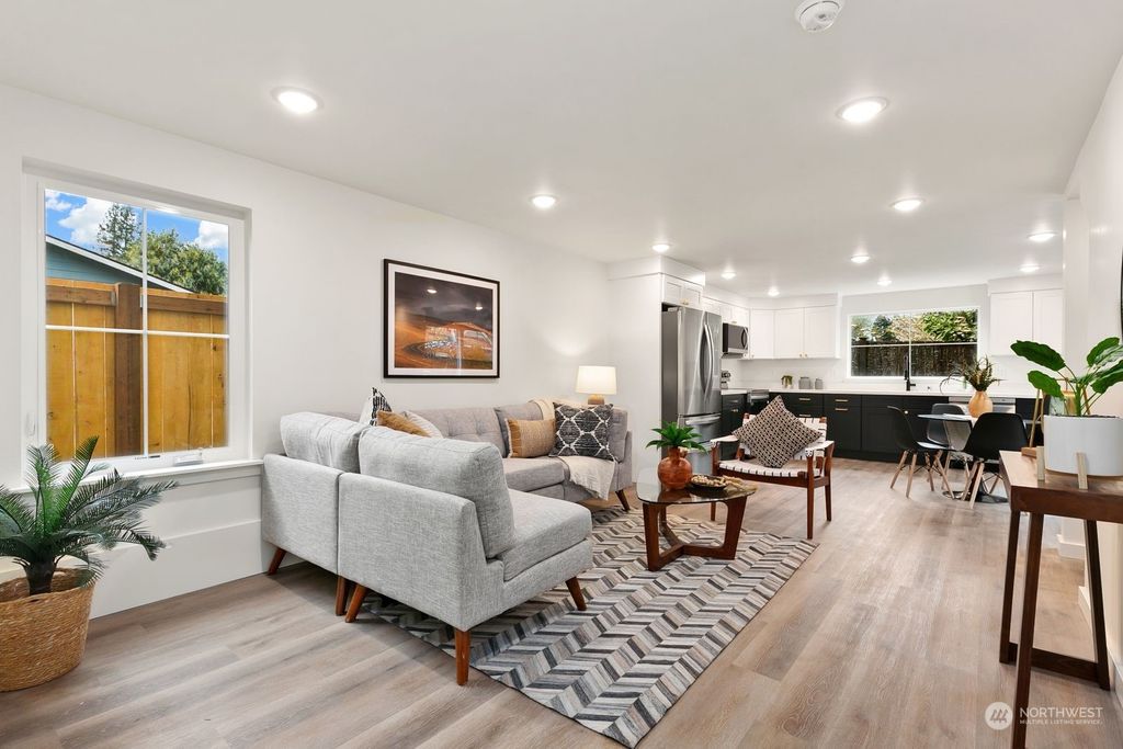 Photo of 11217 Dayton Avenue N, Seattle, WA 98133 (MLS # 2221588)