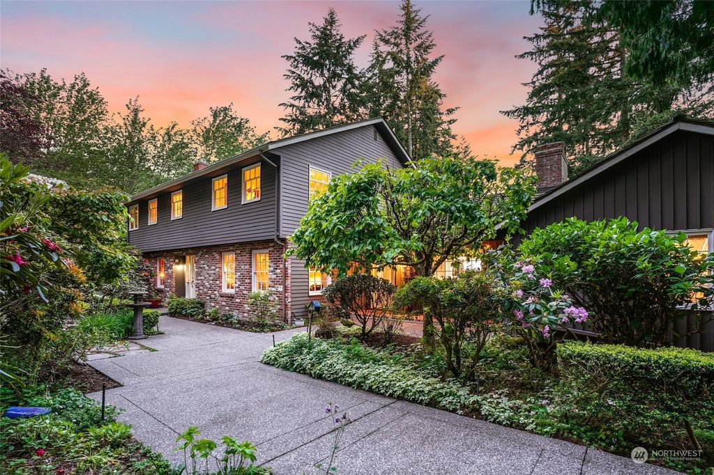 Photo of 12832 71st Avenue NE, Kirkland, WA 98034 (MLS # 2240541)