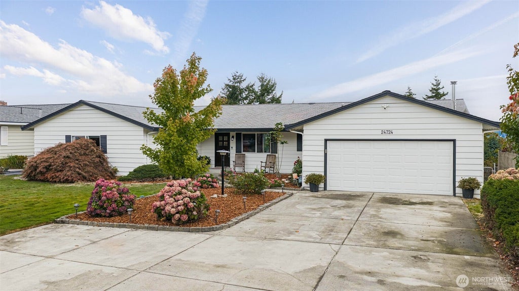 Photo of 24724 43rd Avenue S, Kent, WA 98032 (MLS # 2588726)