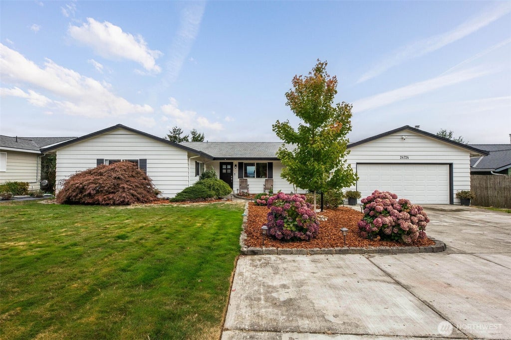 Photo of 24724 43rd Avenue S, Kent, WA 98032 (MLS # 2588726)