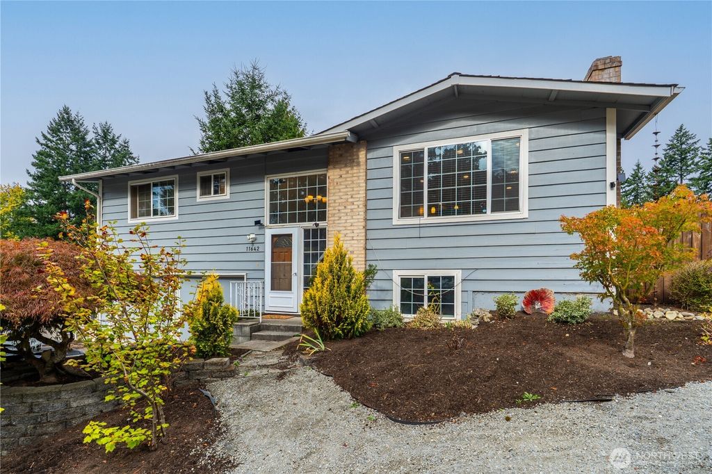 Photo of 11642 SE 323rd Place, Auburn, WA 98092 (MLS # 2443585)
