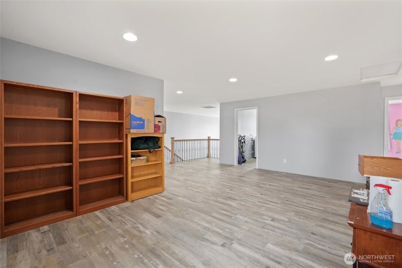 7325 276th Street NW