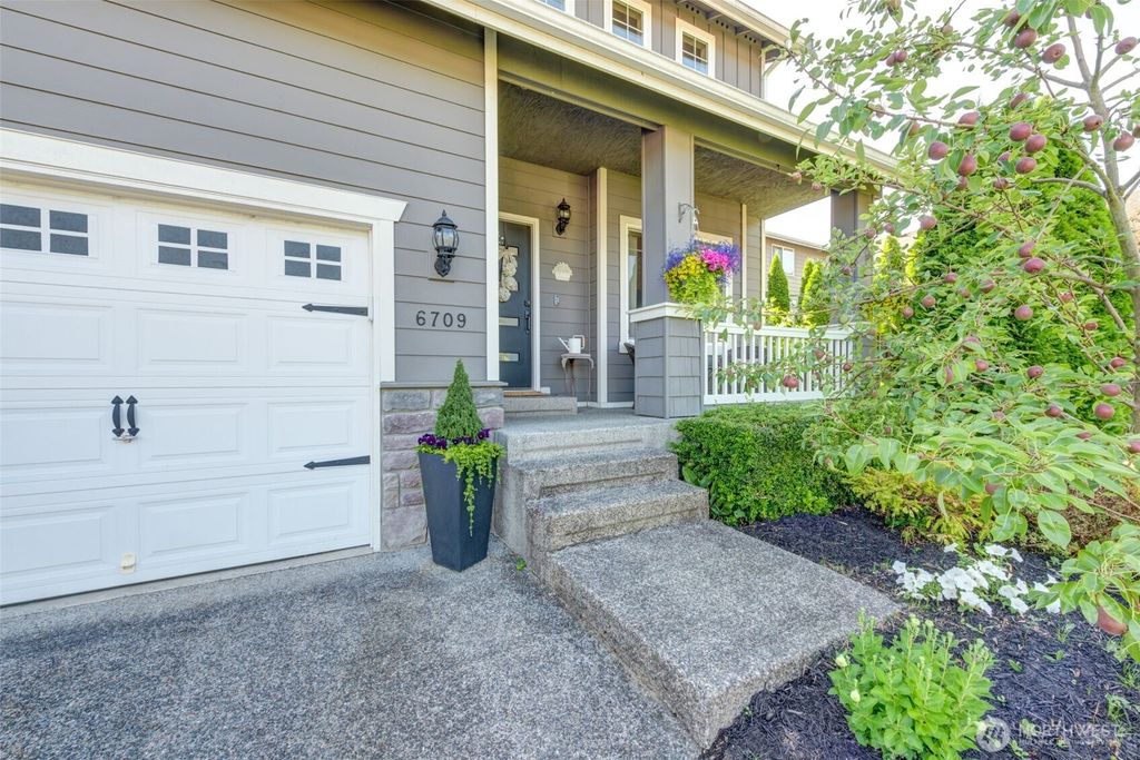 Photo of 6709 84th Drive NE, Marysville, WA 98270 (MLS # 2407307)